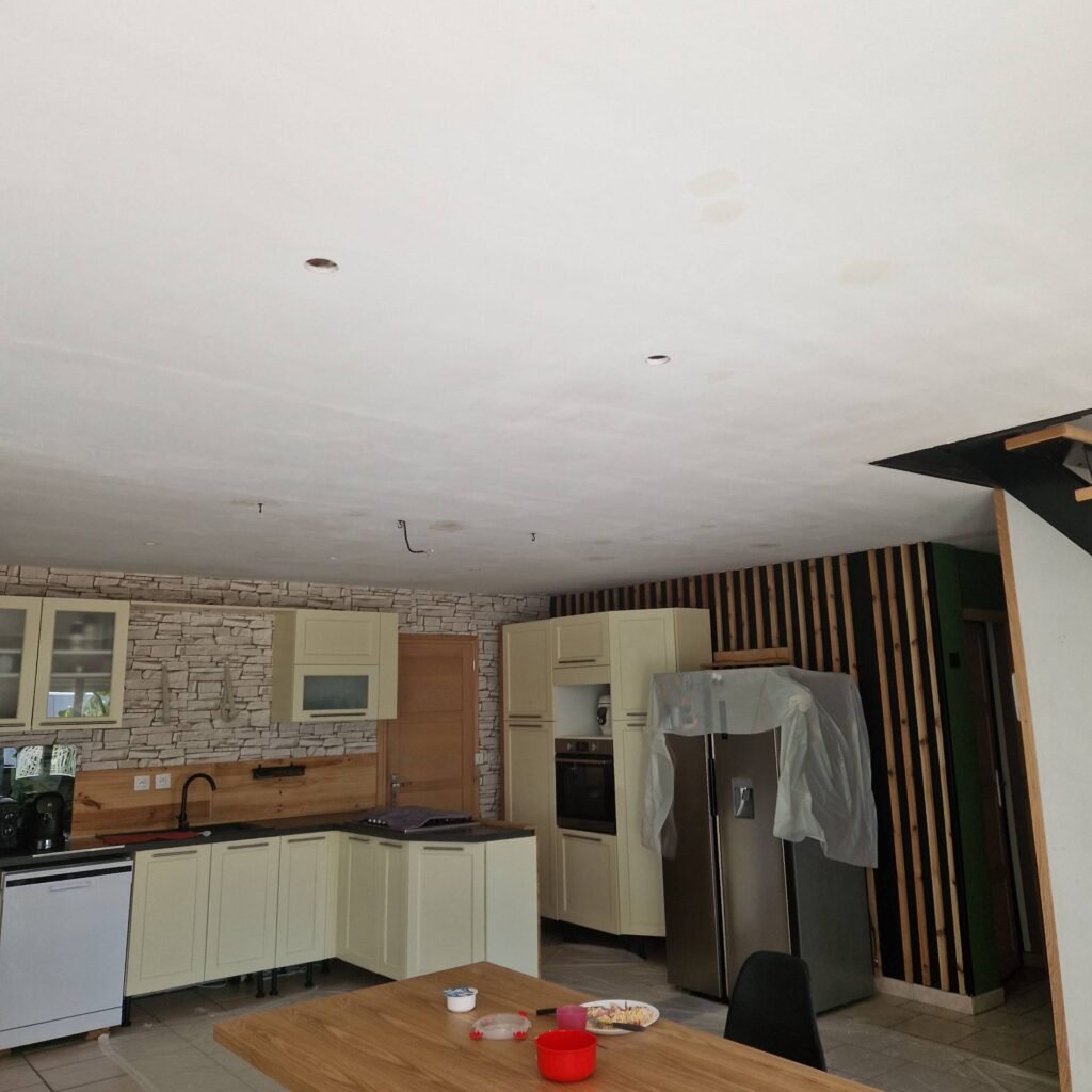 Rénovation de plafond et finition à ROMILLY-SUR-ANDELLE